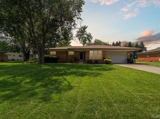 37241 Marion Dr, Sterling Heights, MI 48312