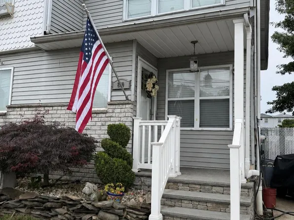 860 Bloomingdale Rd, Staten Island, NY 10309