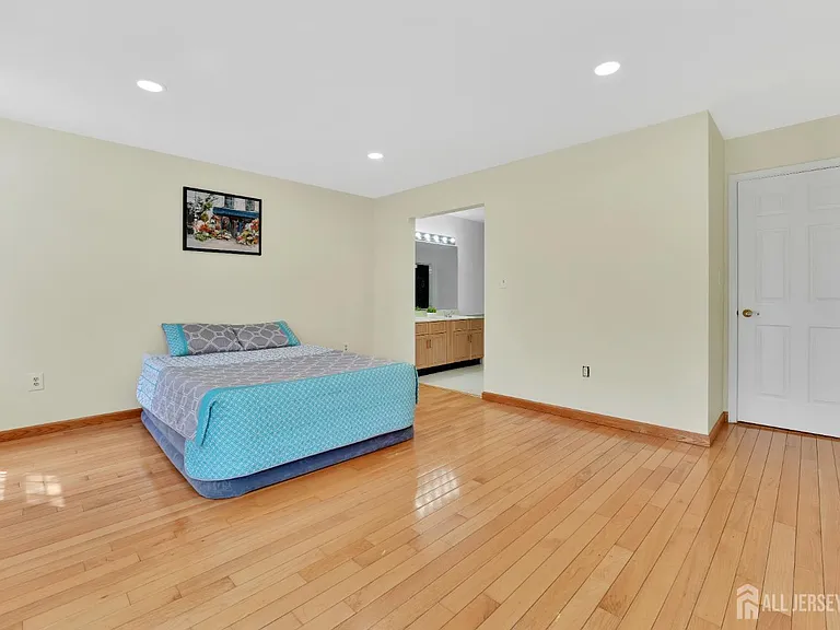 88 W Countryside Dr — Photo 11
