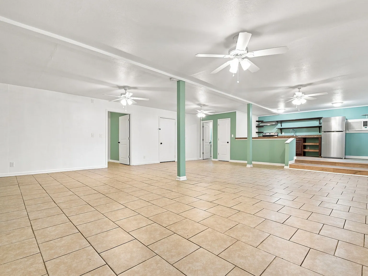 1 bed, 850 sqft, $1,300 — Photo 4