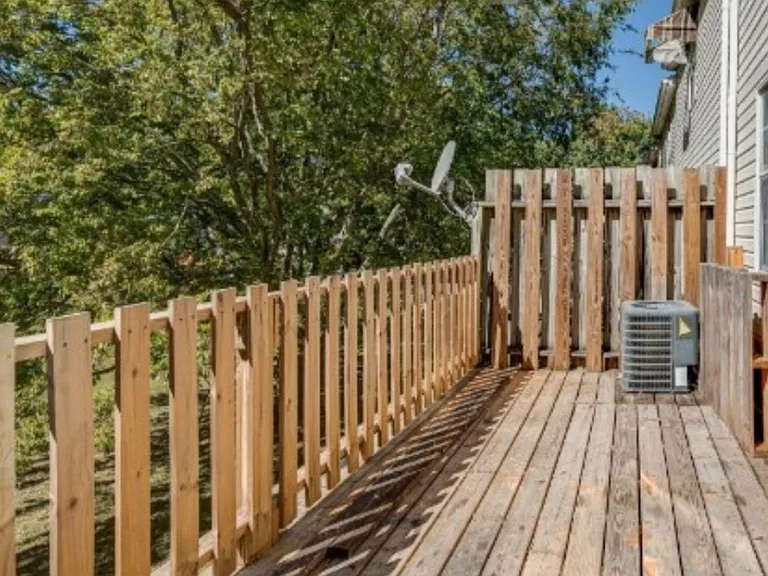 116 Five Oaks Dr — Photo 4