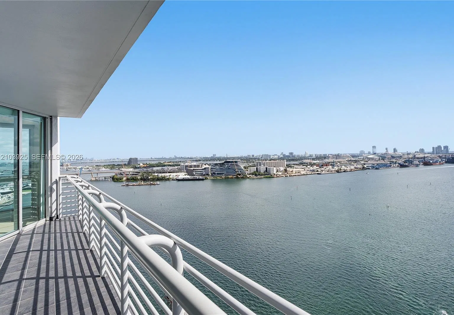 One Miami East Condo — Photo 3