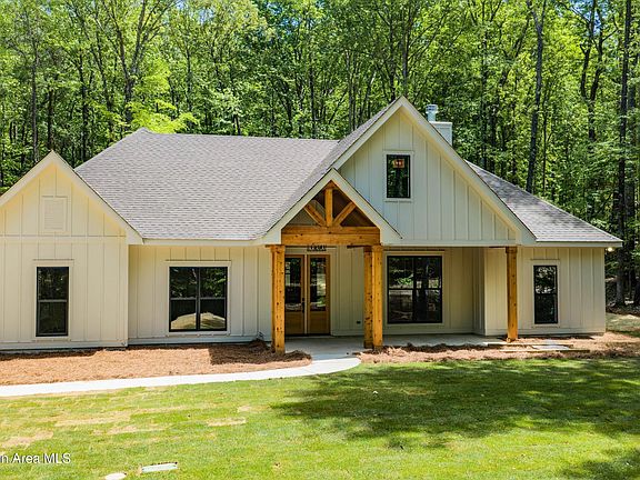 4th image of 34 Fawn Ln