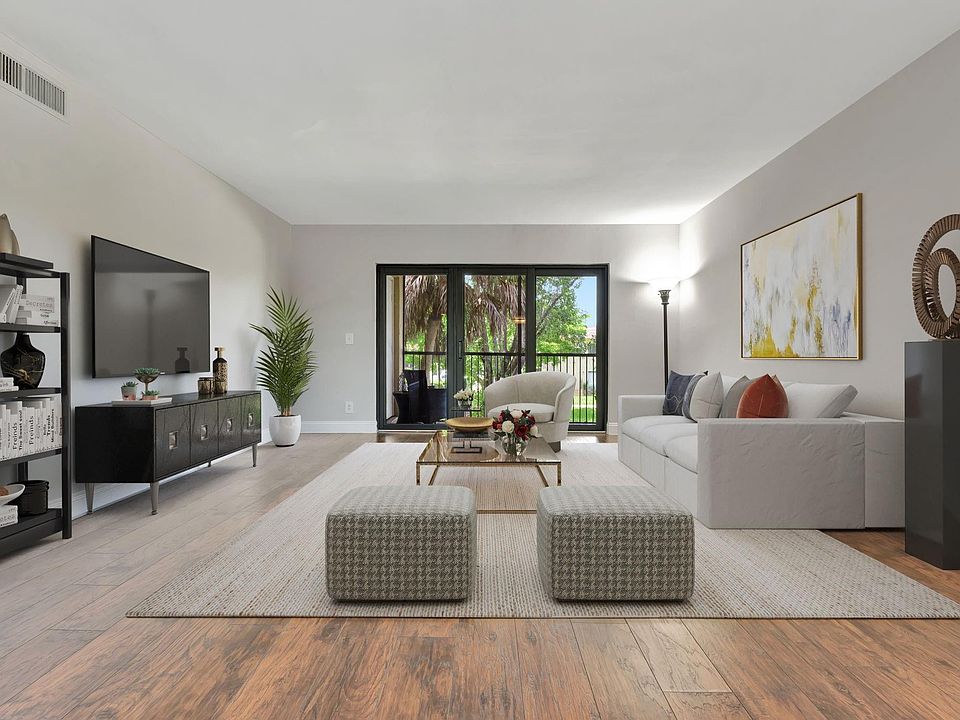 1st image of 334 Lakeview Drive #204
