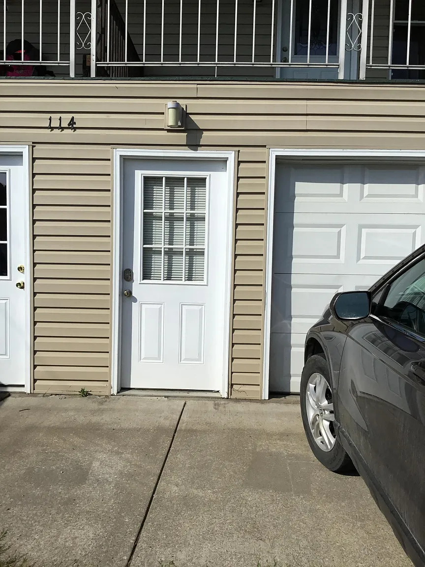 114 Highland Ave #B photo 1