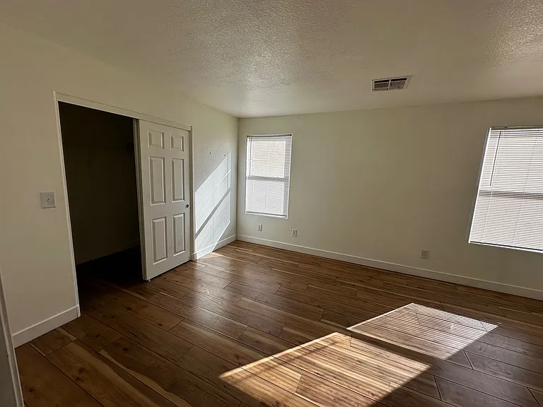 5927 Mount Flora Ct — Photo 11
