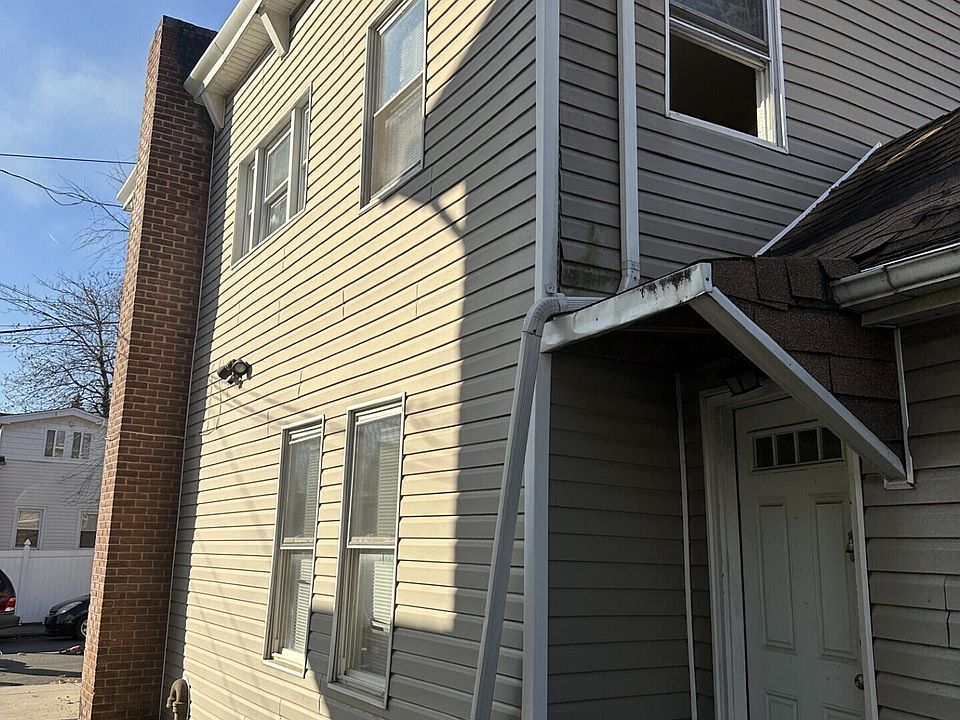 2nd image of 15 Ann St