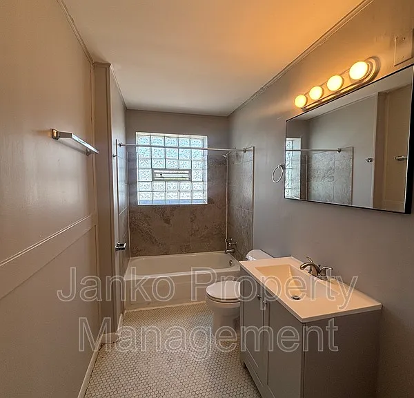 37 W 14th Pl #2 — Photo 6