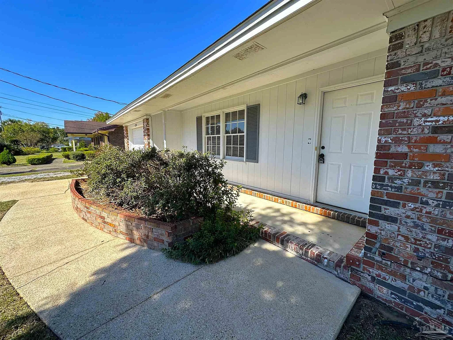 3 bed, 1287 sqft, $1,575 — Photo 2