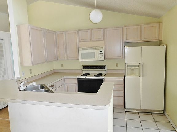 5th image of 1975 S Old Mill Dr