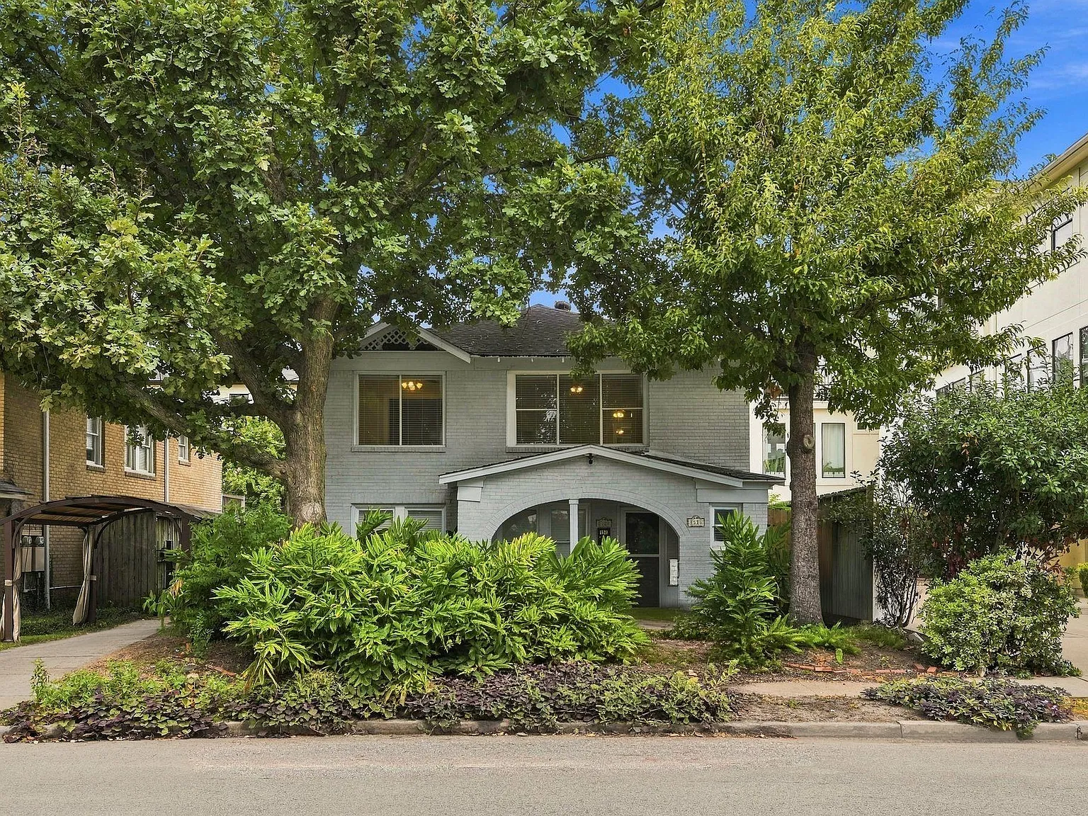 2 bed, 1.0 bath, $2,300 — Photo 2