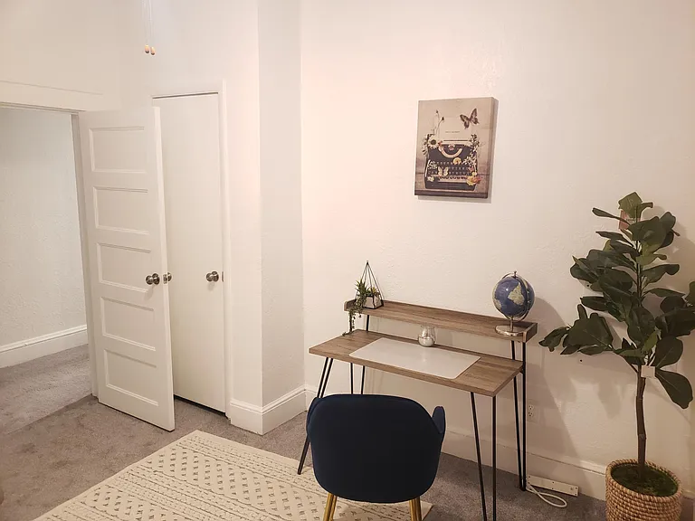 529 W 37th St — Photo 34
