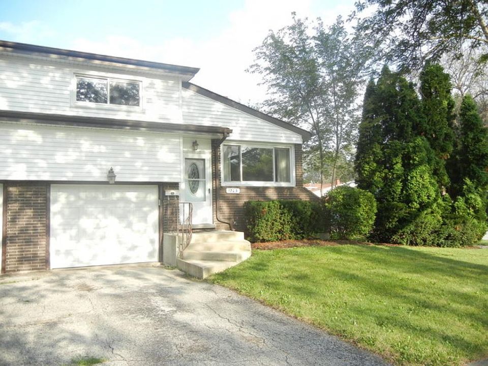 1st image of 1703 N Windsor Dr