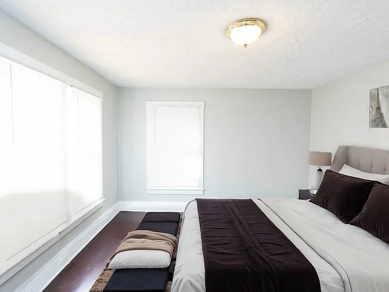 405 Alexander St — Photo 11
