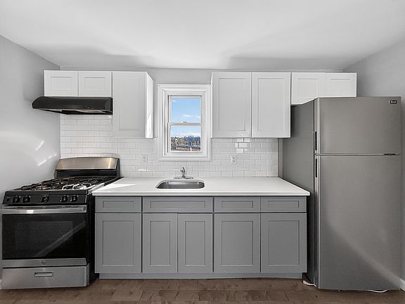 4th image of 76-78 Winthrop St #3