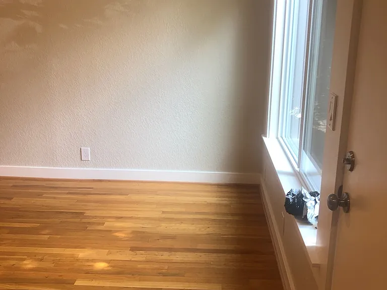 Taggart TownHouse Hardwood's, Patio, Park, Pets, Bike, Bus — Photo 14