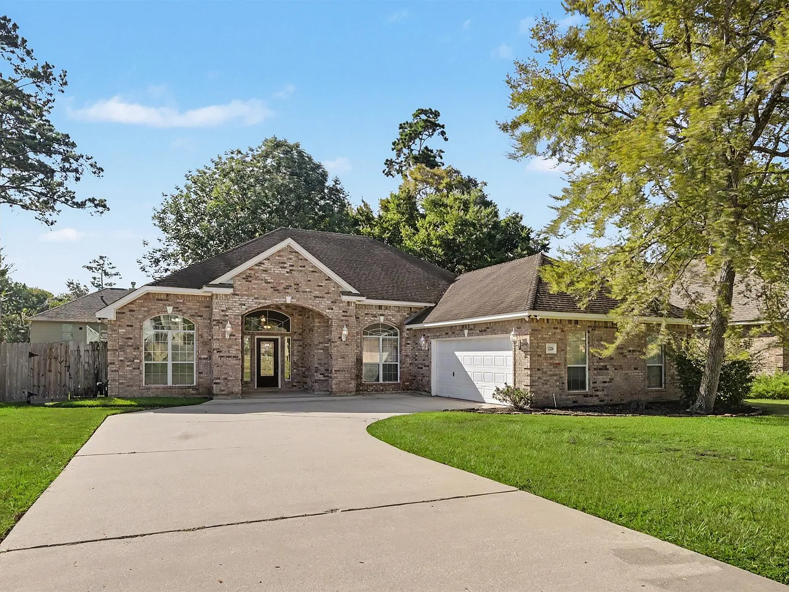 3 bed, 2.0 bath, 2227 sqft, $2,200 — Photo 1