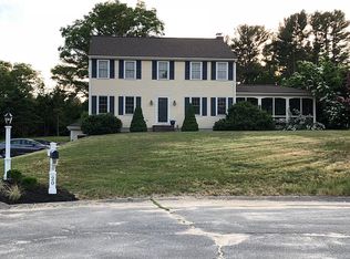 20 Meadow Ln, Rochester, MA 02770