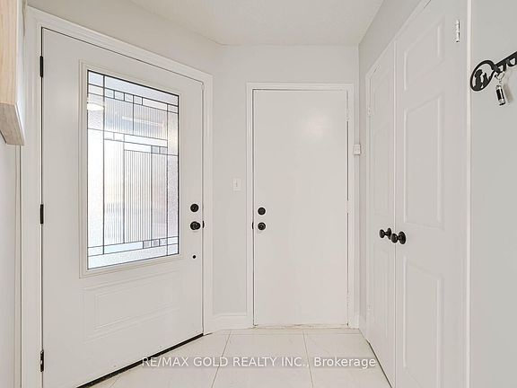 3rd image of 4455 Violet Rd