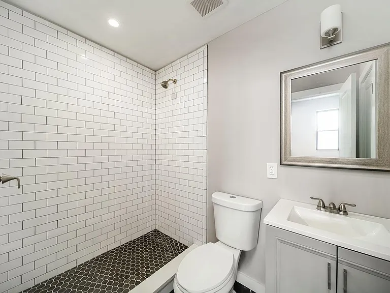 1439 S 6th St #1F — Photo 5