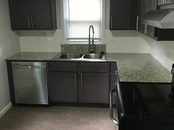 5th image of 1006 Idaho St