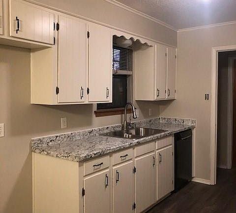 3rd image of 218 Deerwood Ln
