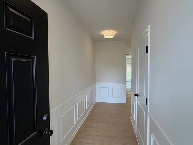 33 Lone Cypress St — Photo 3