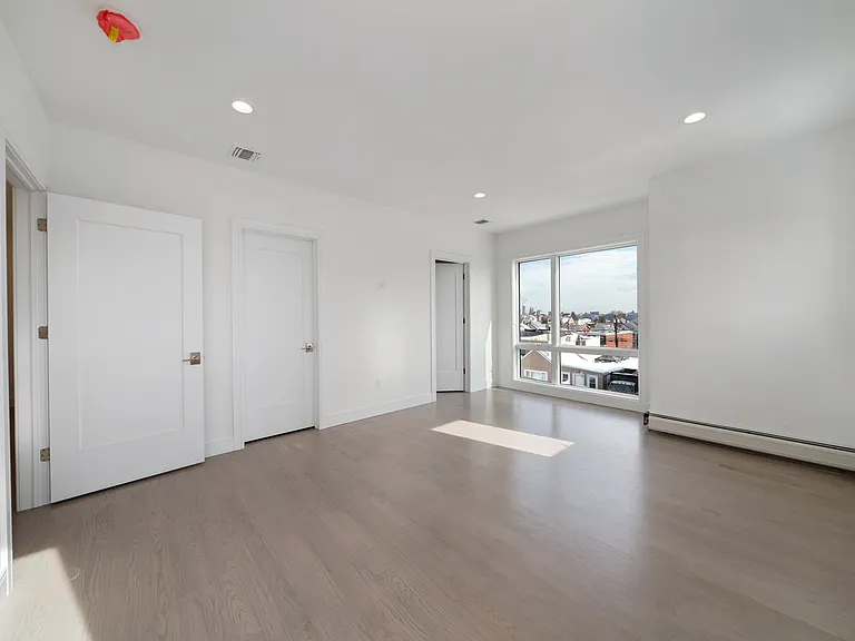 129 Rothwell Ave — Photo 14
