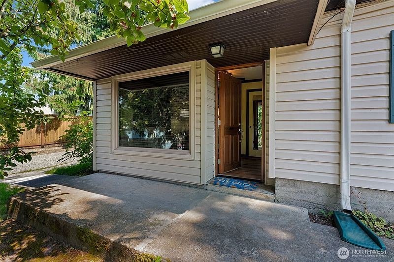 2nd image of 1102 15th Avenue