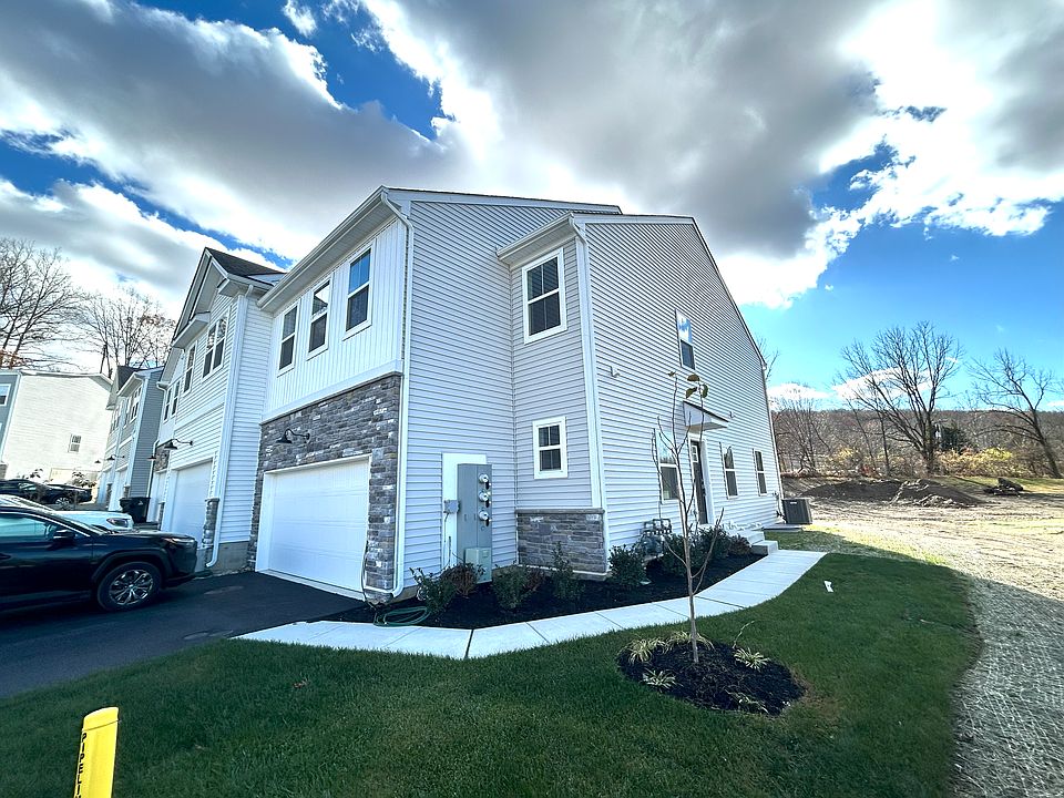 1st image of 149 Four Leaf Dr #149
