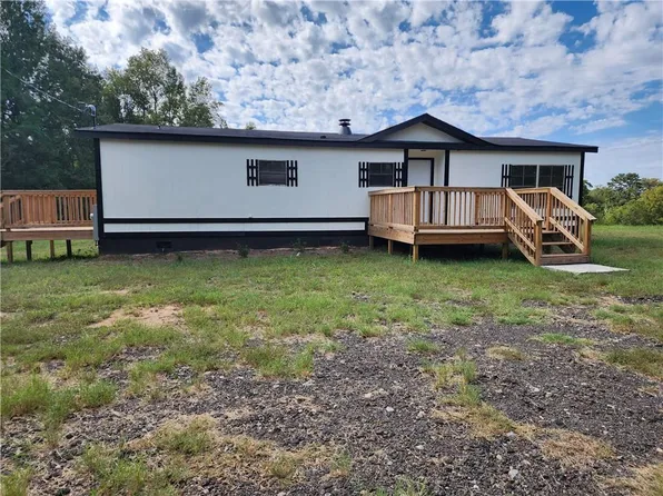 686 Old Athens Dr, Nicholson, GA 30565