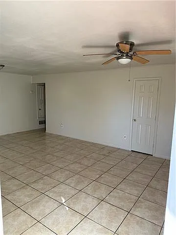 3 bed, 2.0 bath, 2484 sqft, $1,750 — Photo 4