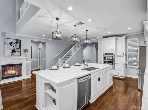 2 Saint Giles Ct, Mission Viejo, CA 92694