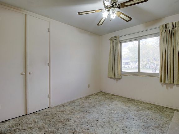 3rd image of 113 E El Camino Dr