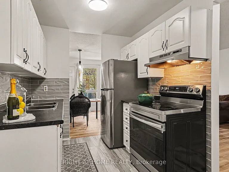 980 Gulf Pl #207 — Photo 14