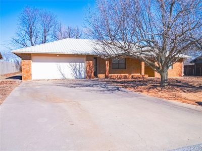 311 Crestview Dr, Elgin, OK, 73538
