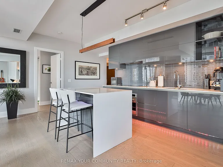 1 Yorkville Ave #4301 — Photo 11
