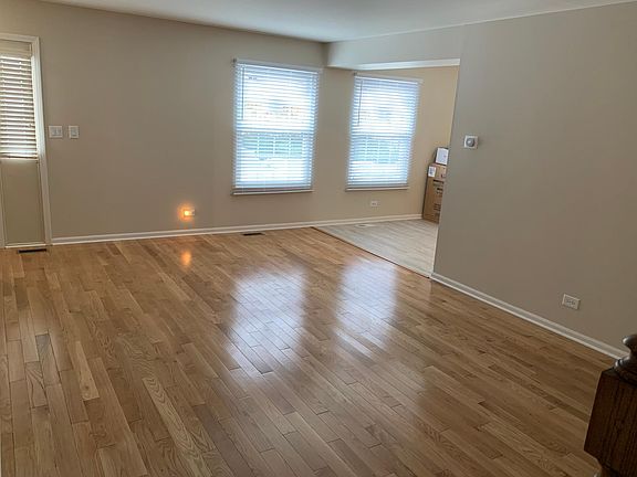 2nd image of 394 Ashwood Ct