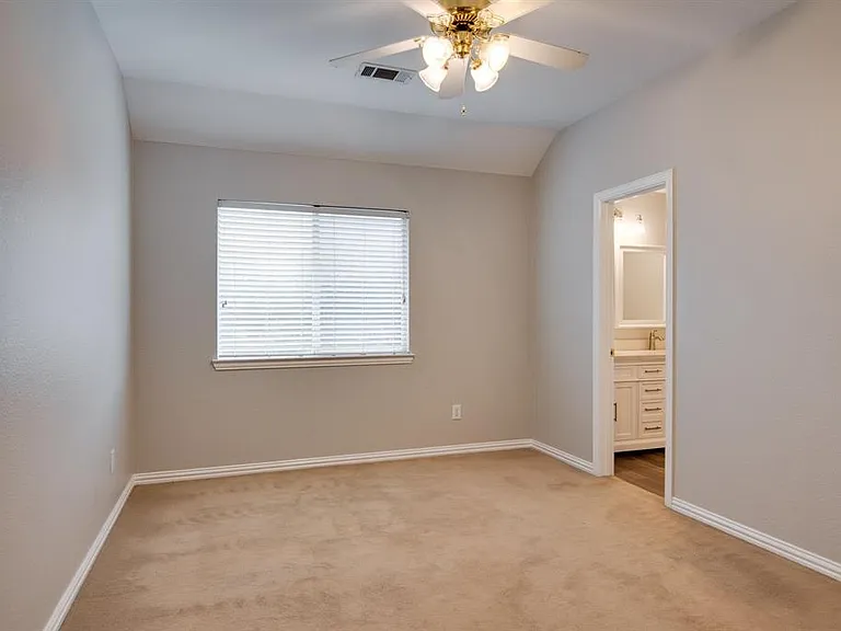 2212 Bayou Ct — Photo 25