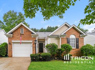 8523 Lockerbie Ln, Charlotte, NC 28215