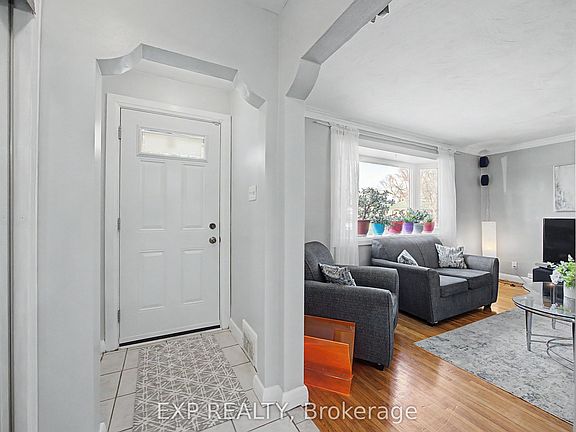 3rd image of 43 Yorkshire Rd