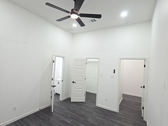 5th image of 35 Foxshire Ln