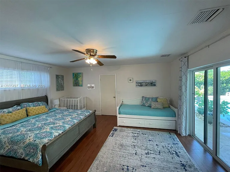 4410 N Buchanan St — Photo 30