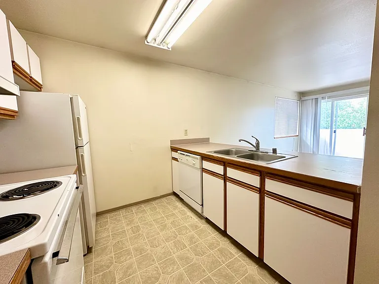 808 Juniper Ave — Photo 6