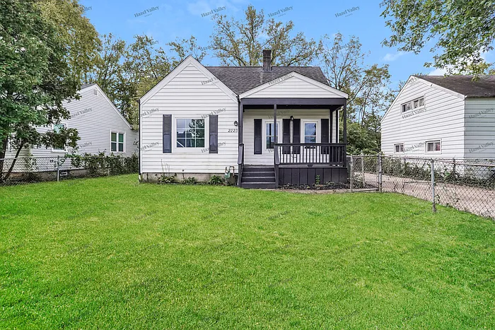 2223 Delavan Dr