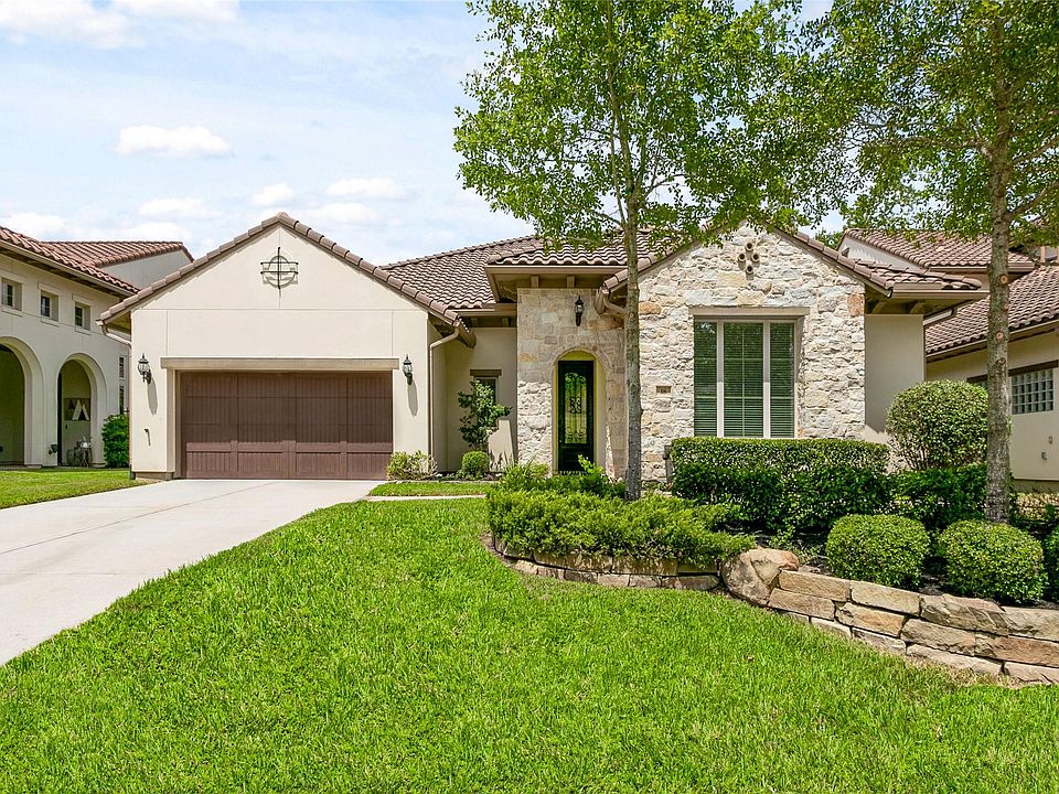 1st image of 18 Woodglade Way