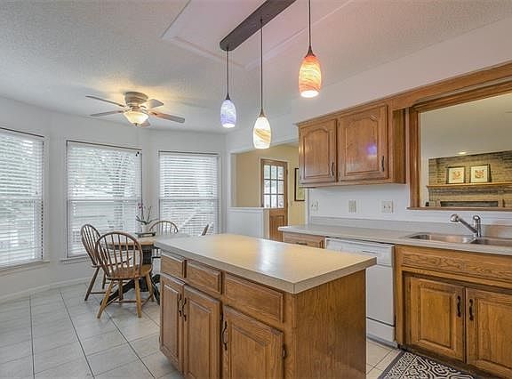 5th image of 10200 Flint St