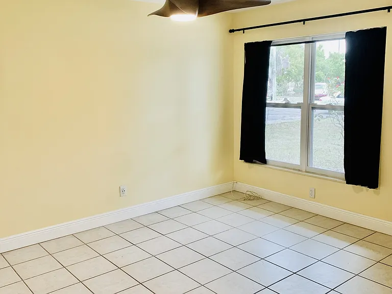 1120 Vineyard St #1 — Photo 10