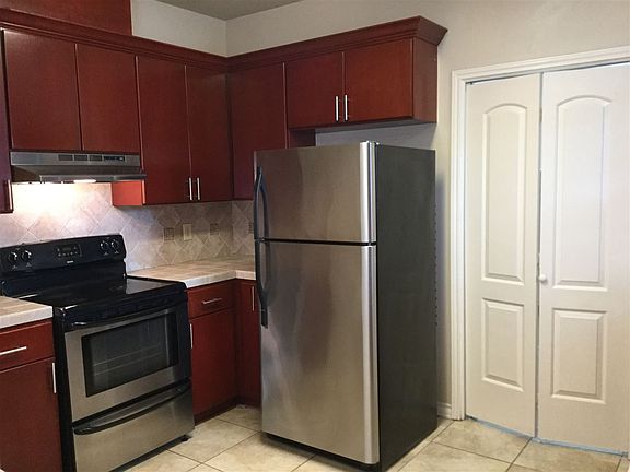 5th image of 710 Alta Vista Dr #103