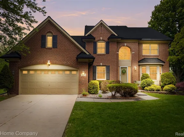 41278 Scarborough Ln, Novi, MI 48375